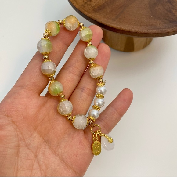 Jewelry - 3/$20 Handmade Drizzling Crush Crystals Beaded Bracelet